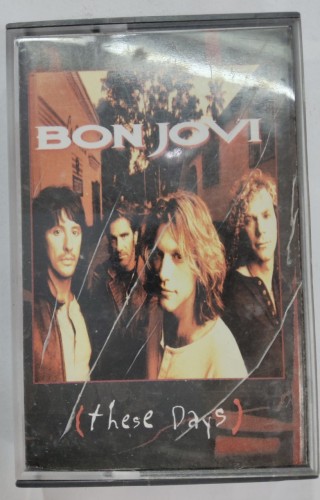 二手90%新 音帶 bon Jovi there days